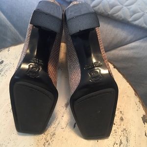 Stuart Weitzman Shoes - Stuart Weitzman Snake Embossed Ankle Boots Stuart Weitzman Shoes - Stuart Weitzman Snake Embossed Ankle Boots